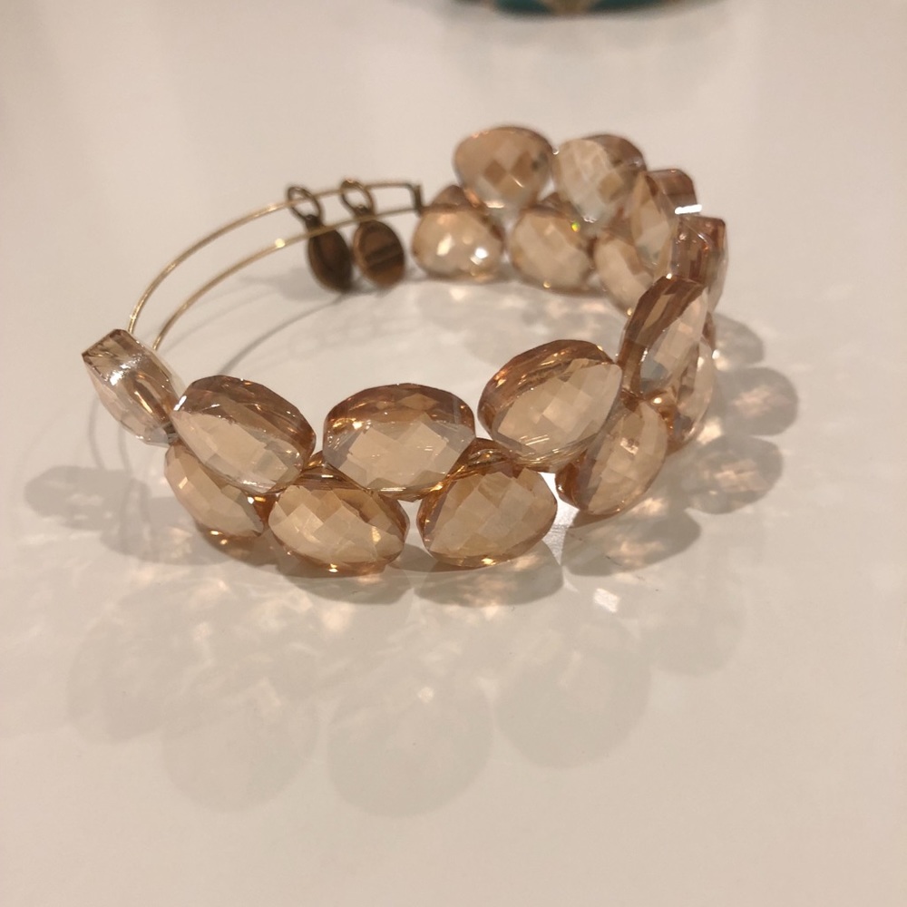 Rendezvous Crystal Bracelet in Champagne
